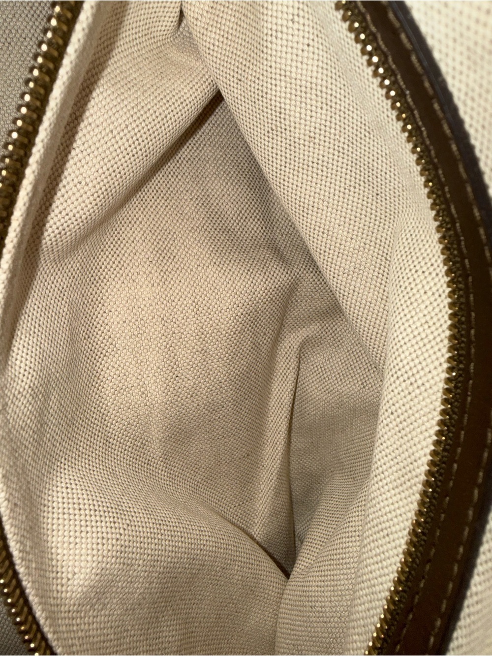 GUCCI Beige Metallic GG Canvas Heart-Bit Handbag - Picture 8 of 10